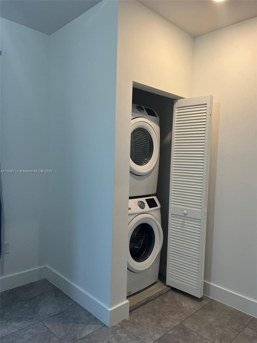 PLANTATION BUSINESS PARK - Residential Lease