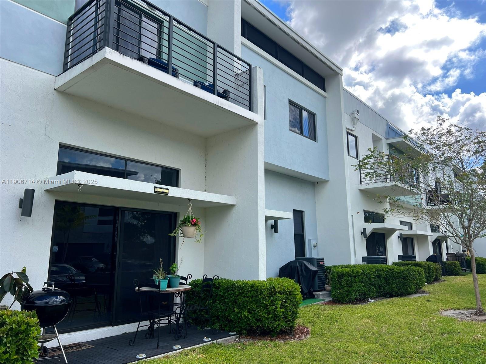 PLANTATION BUSINESS PARK - Residential Lease