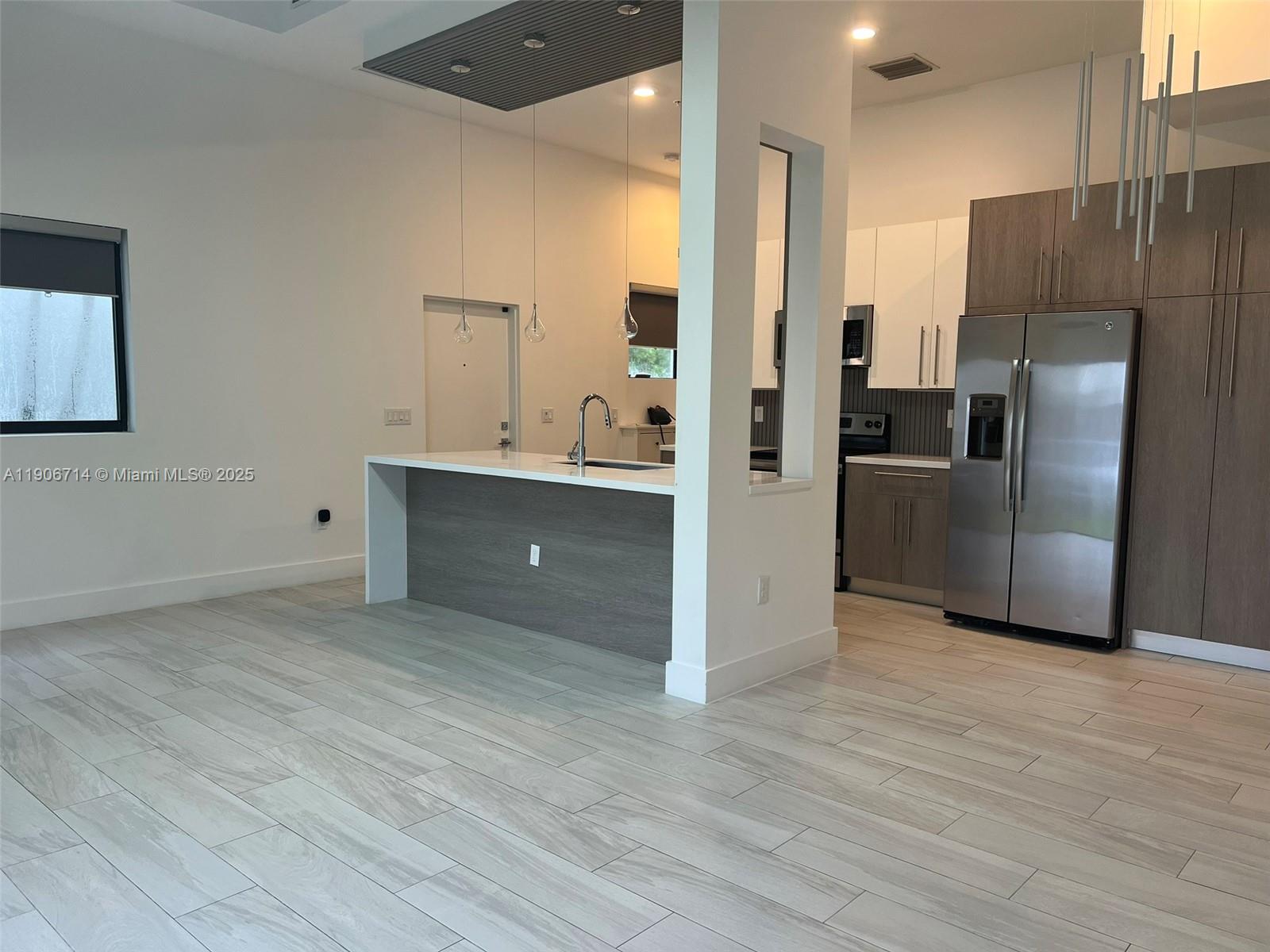 PLANTATION BUSINESS PARK - Residential Lease