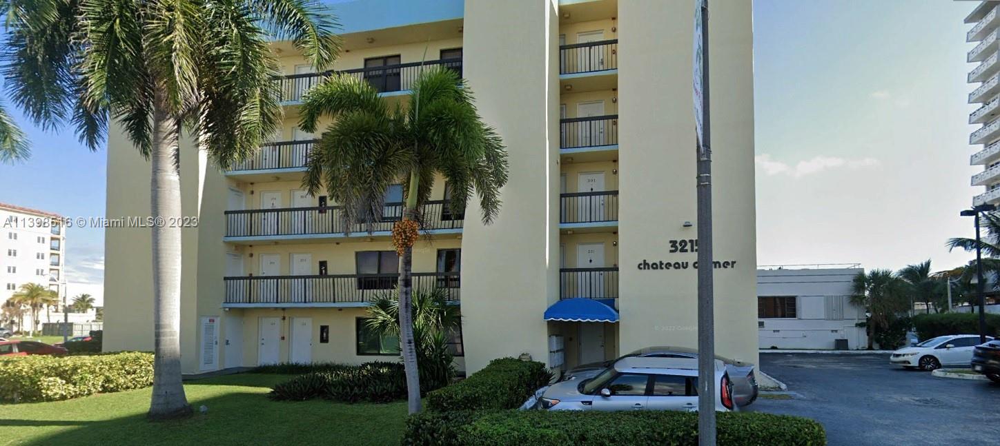 1/1 CONDO UNIT JUST STEPS FROM ICONIC HOLLYWOOD BEACH & THE BROADWALK. THE UNIT HAS A DEDICATED PARKING SPOT. NEW CENTRAL A/C AND BEAUTIFUL INTRA-COASTAL VIEW FROM THE FRONT DOOR. THE UNIT WILL SHINE WITH SOME TLC. SMALL PETS ALLOWED. NO AGE RESTRICTION. 2.2-mile-long pedestrian promenade, combined with dramatic coastal views of Hollywood Beach.Newly reconstructed path for walkers,bicycle lane,& jogging path. Outdoor cafes from organic farmers market & juice bar to gourmet meals and ice cream cones. Named one of America's top ten nostalgic promenades by USA Today, the Hollywood Beach Broadwalk is more than 2 miles long, featuring a brick-lined pedestrian promenade that combines dramatic coastal views of award-winning Blue Wave beaches with the nostalgic feel of a Main Street thoroughfare.