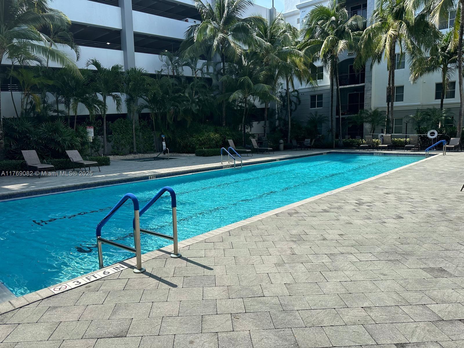 VIZCAYA LAKES CONDO - Residential