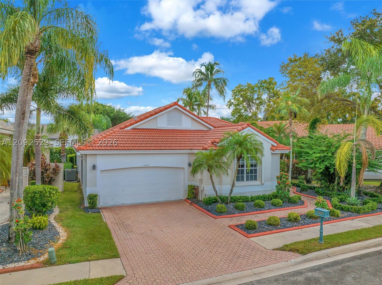 1545 W Lacosta Dr W