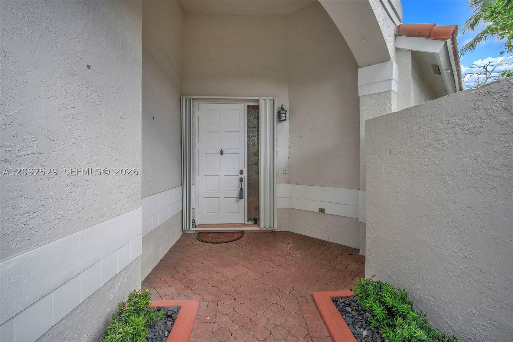 1545 W Lacosta Dr W