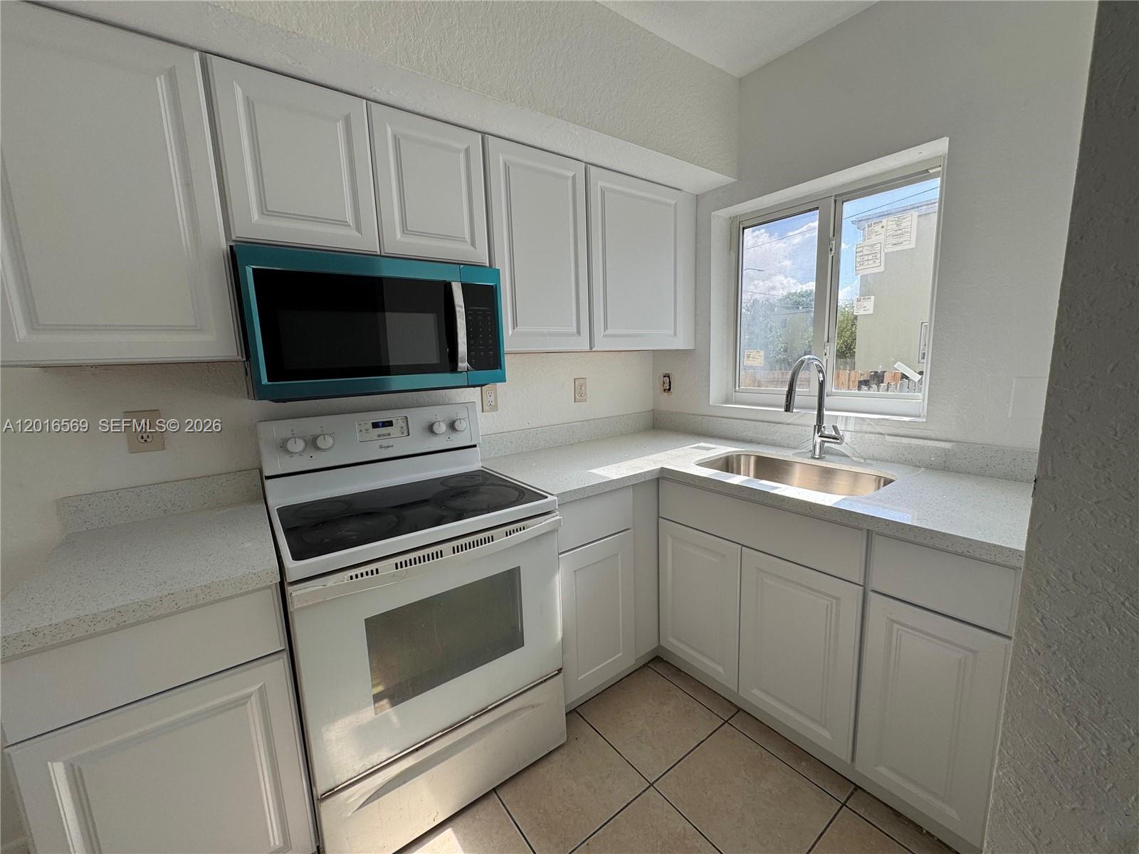 SUNSET PALM VILLAS CONDO - Residential Lease