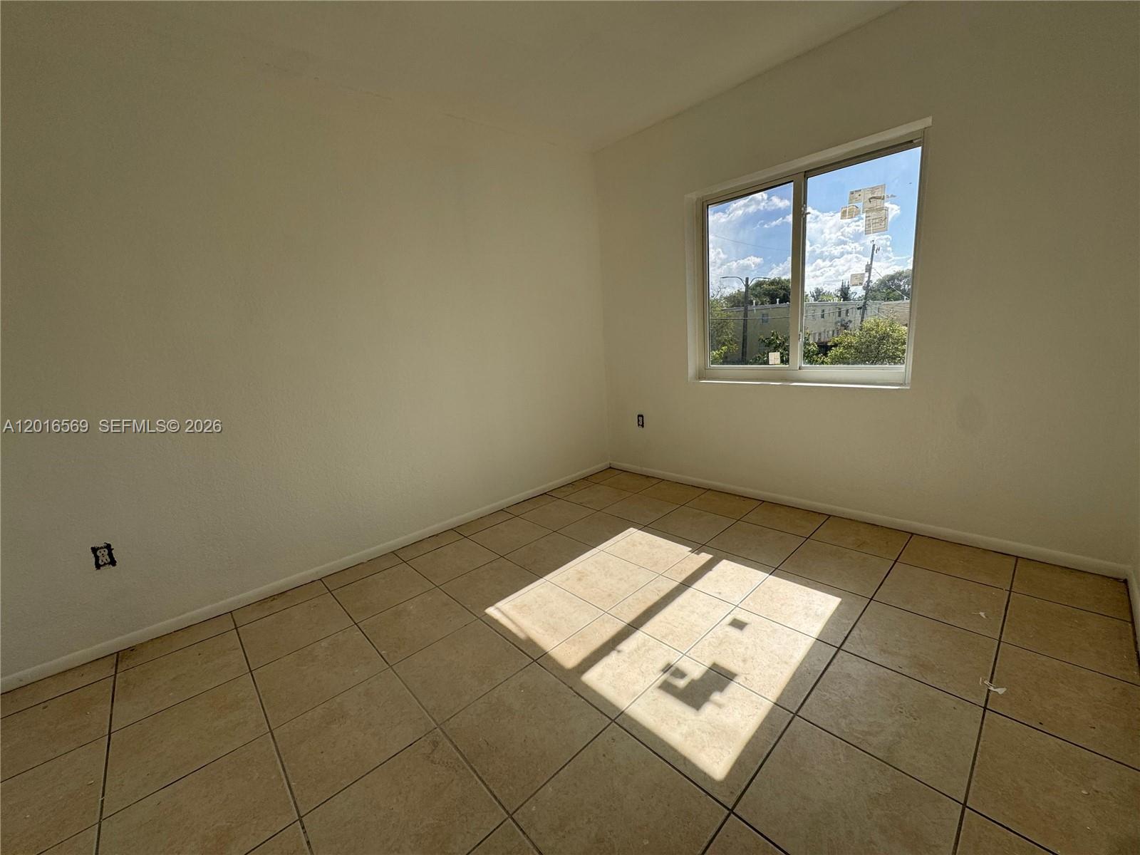 SUNSET PALM VILLAS CONDO - Residential Lease