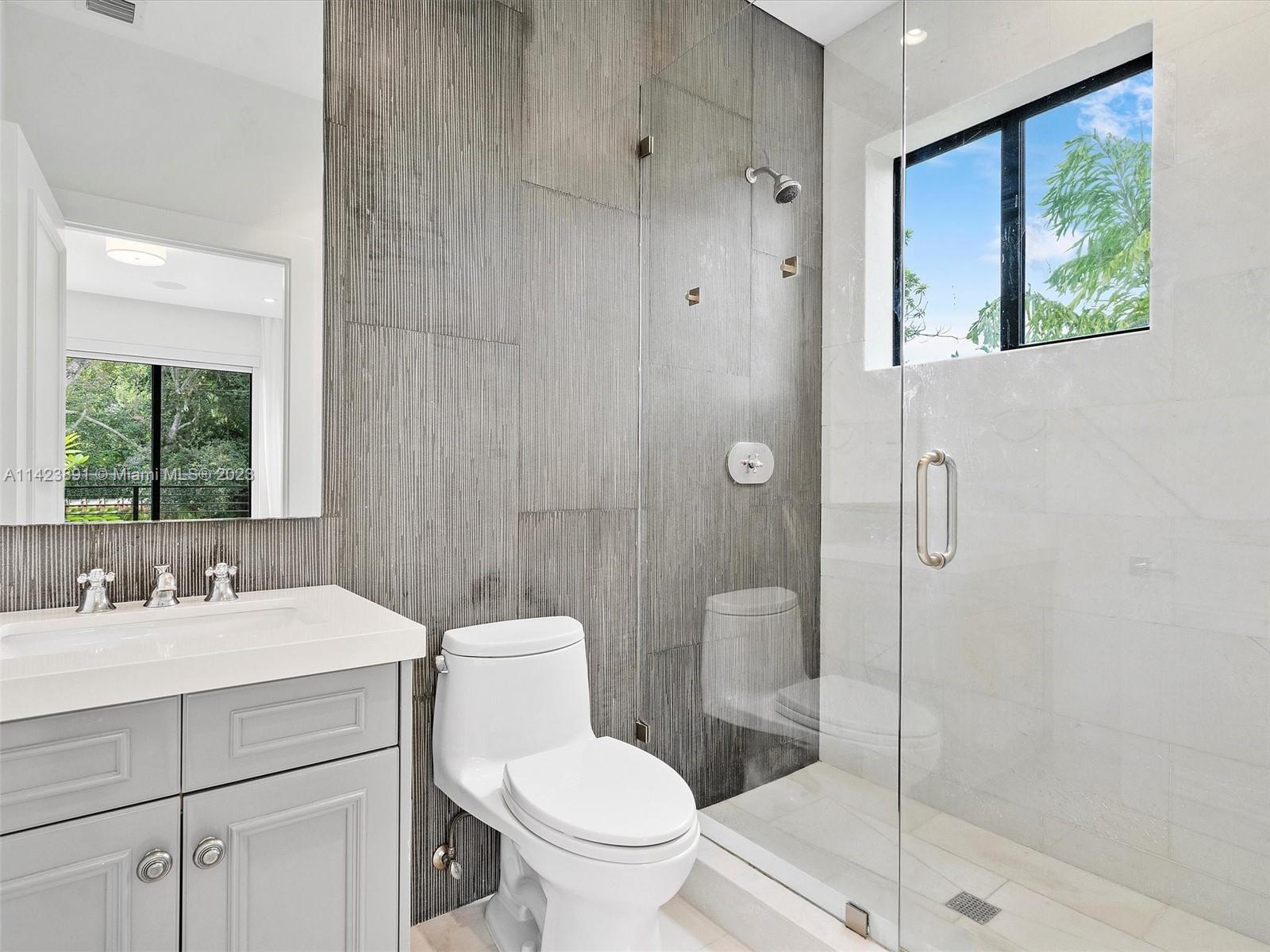 BISCAYNE PARK ESTATES - Residential