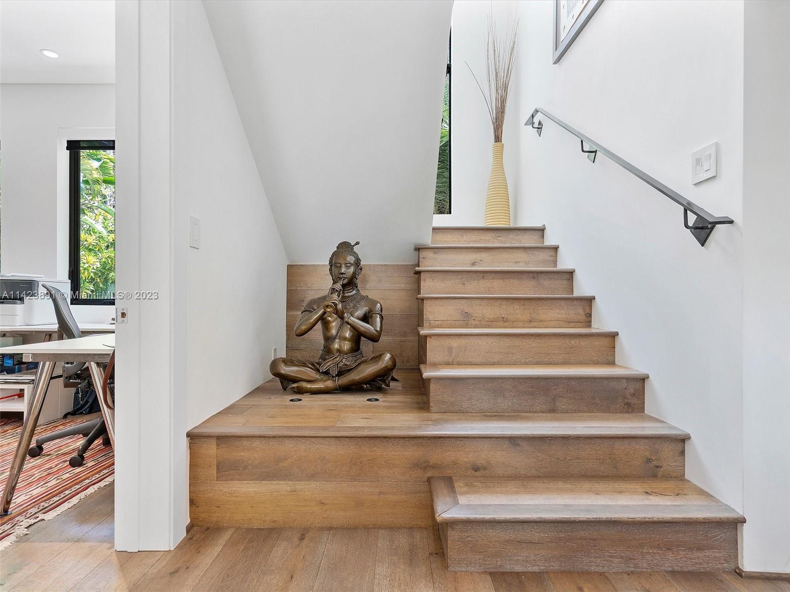 BISCAYNE PARK ESTATES - Residential