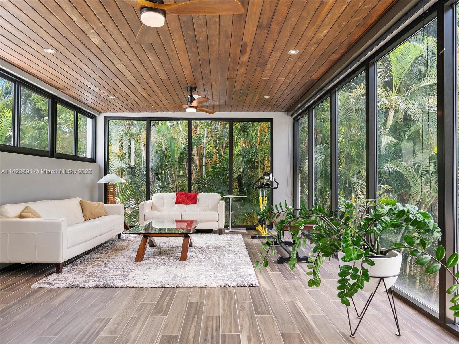 BISCAYNE PARK ESTATES - Residential