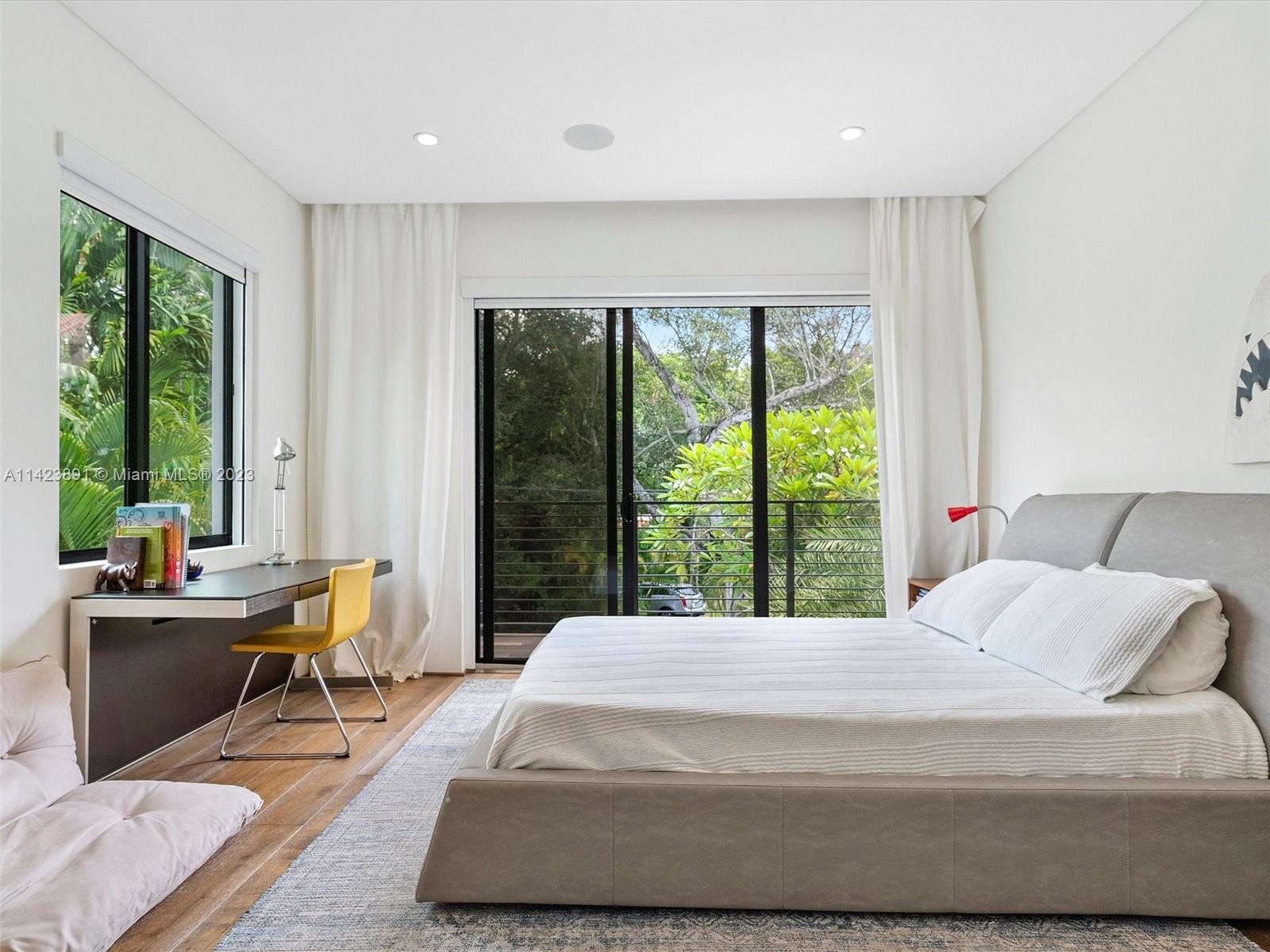 BISCAYNE PARK ESTATES - Residential