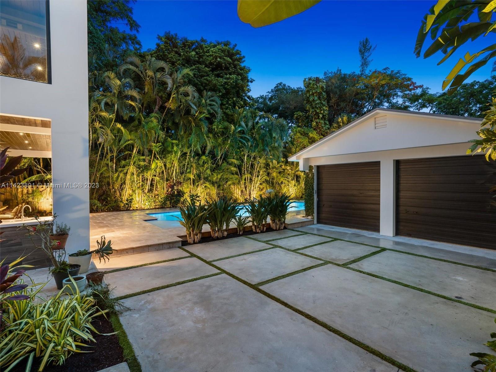 BISCAYNE PARK ESTATES - Residential