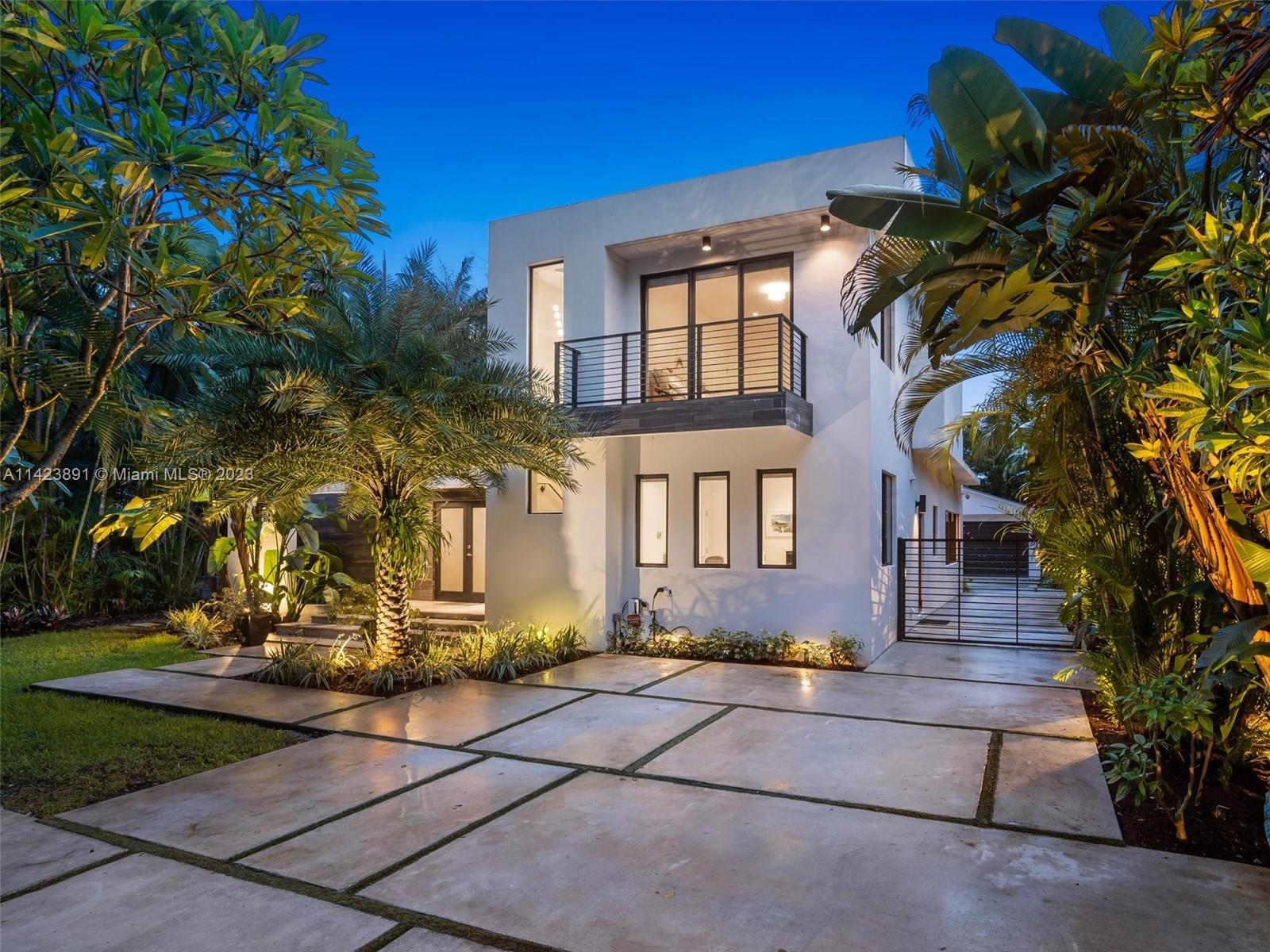 BISCAYNE PARK ESTATES - Residential