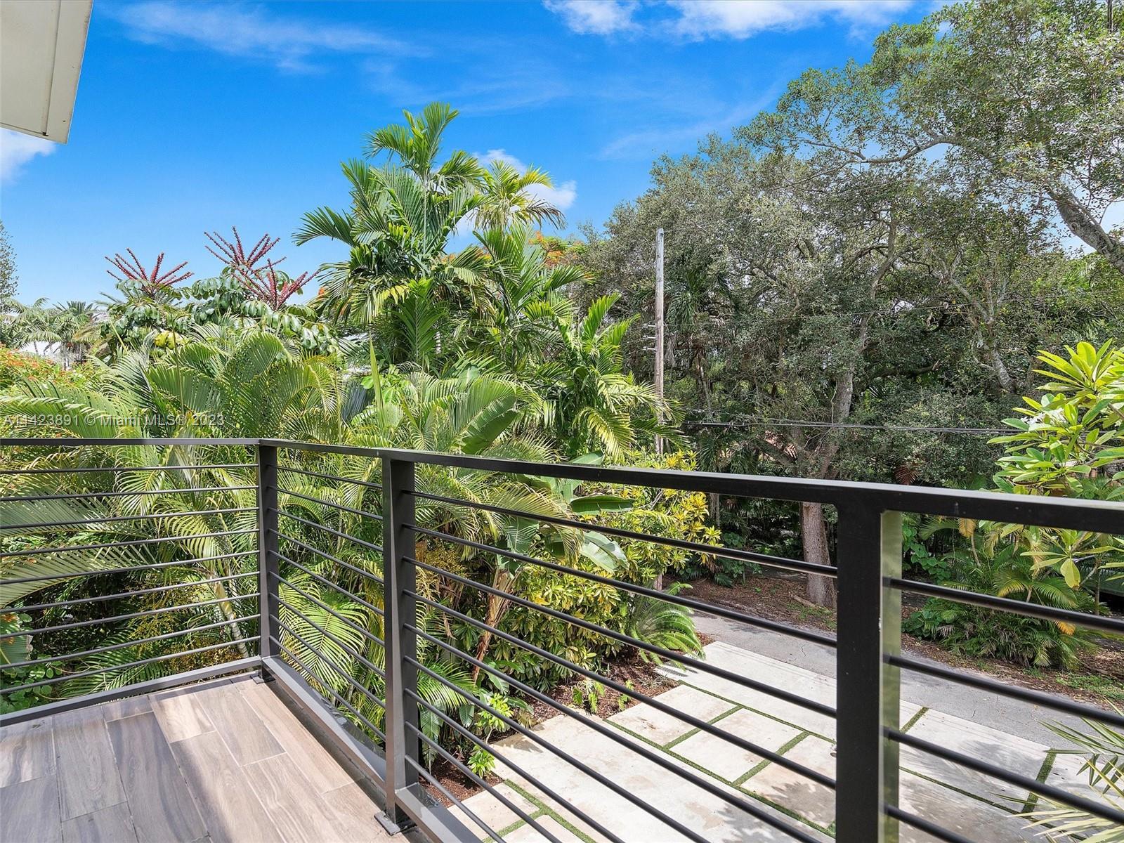 BISCAYNE PARK ESTATES - Residential