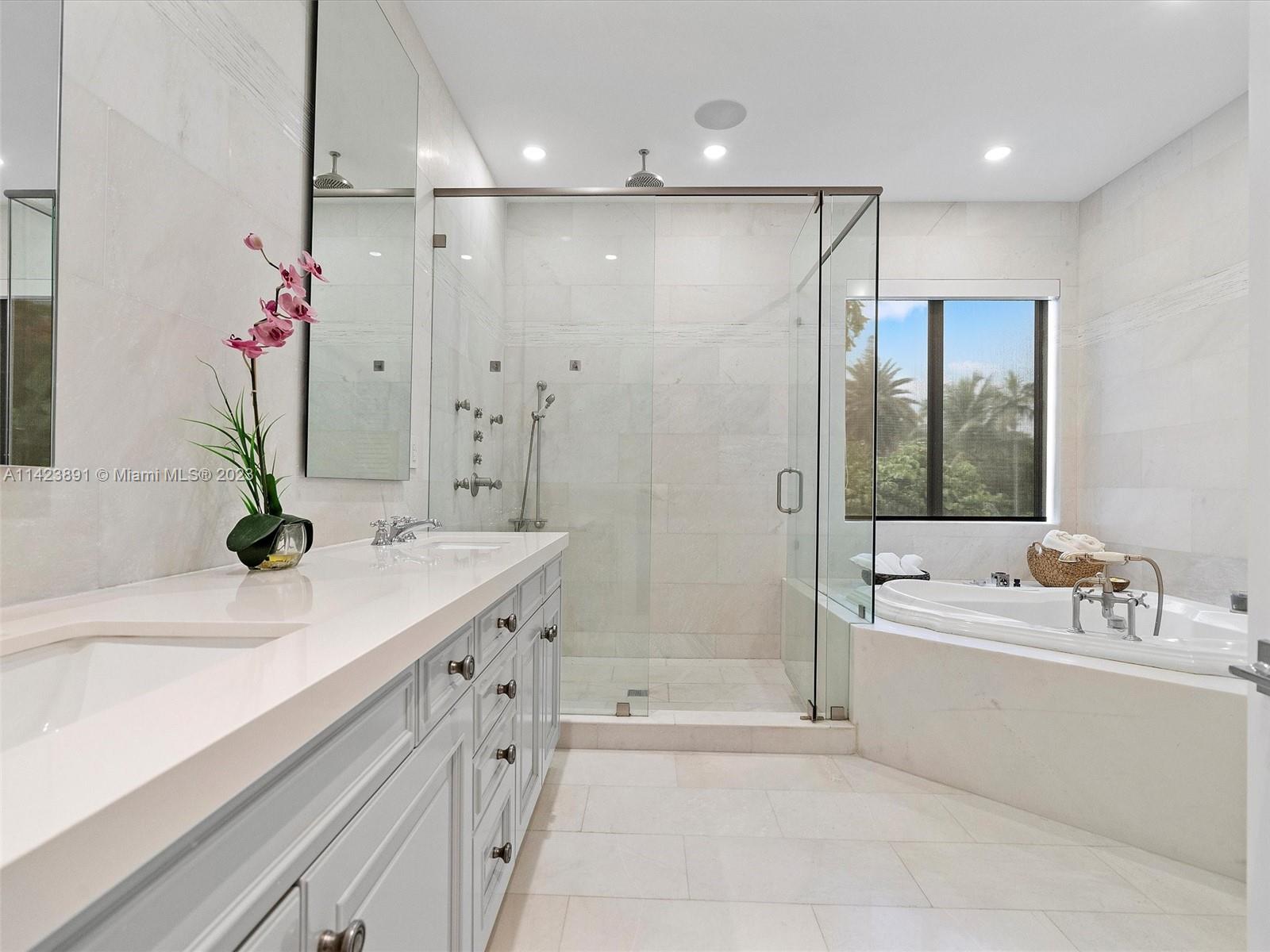 BISCAYNE PARK ESTATES - Residential