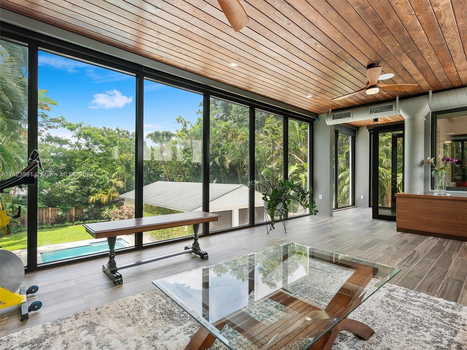 BISCAYNE PARK ESTATES - Residential