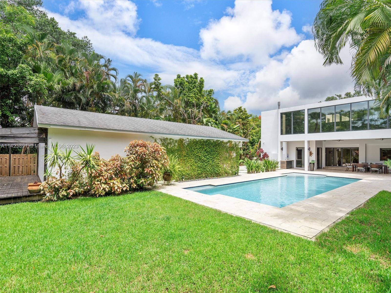 BISCAYNE PARK ESTATES - Residential