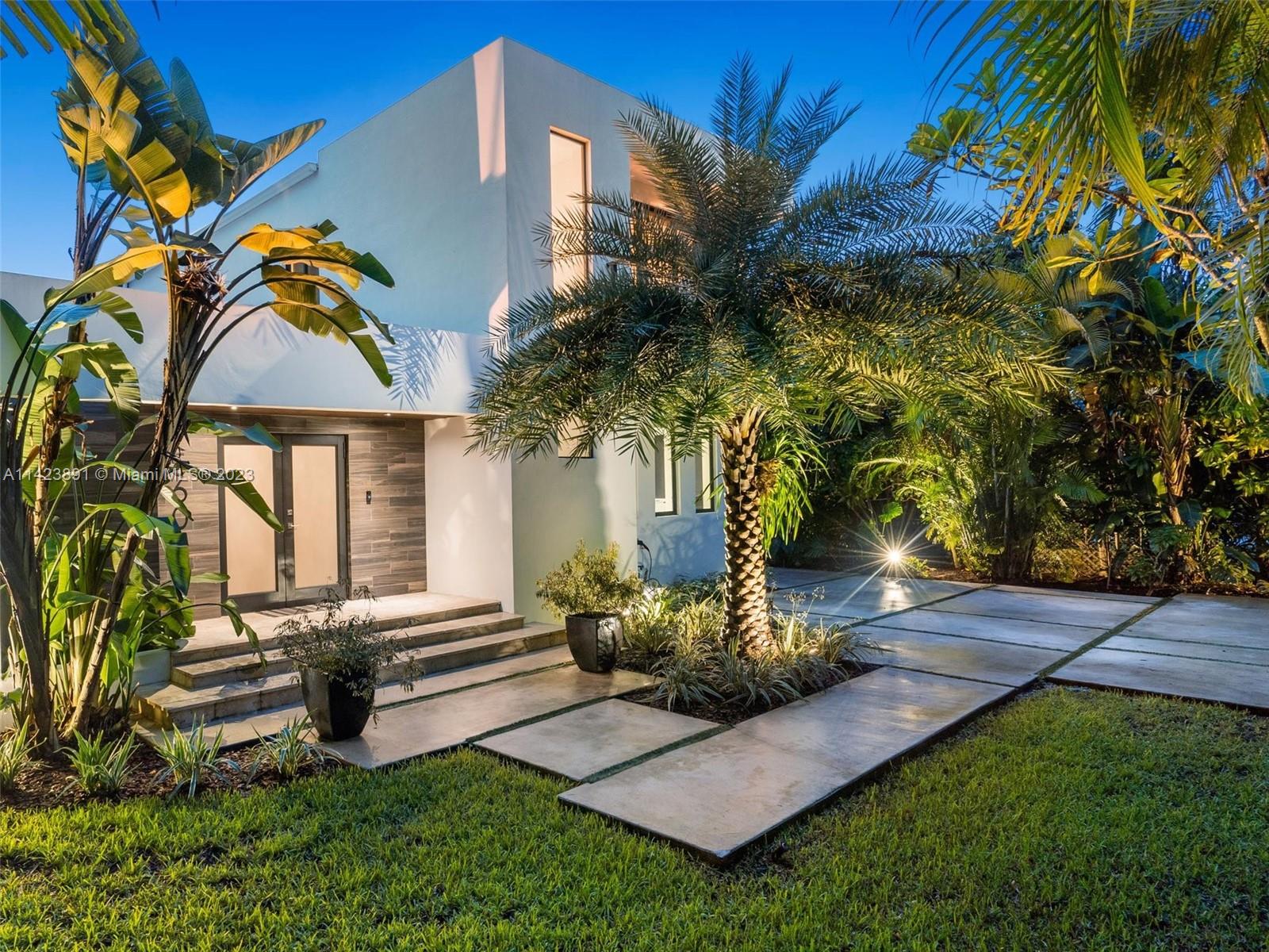 BISCAYNE PARK ESTATES - Residential