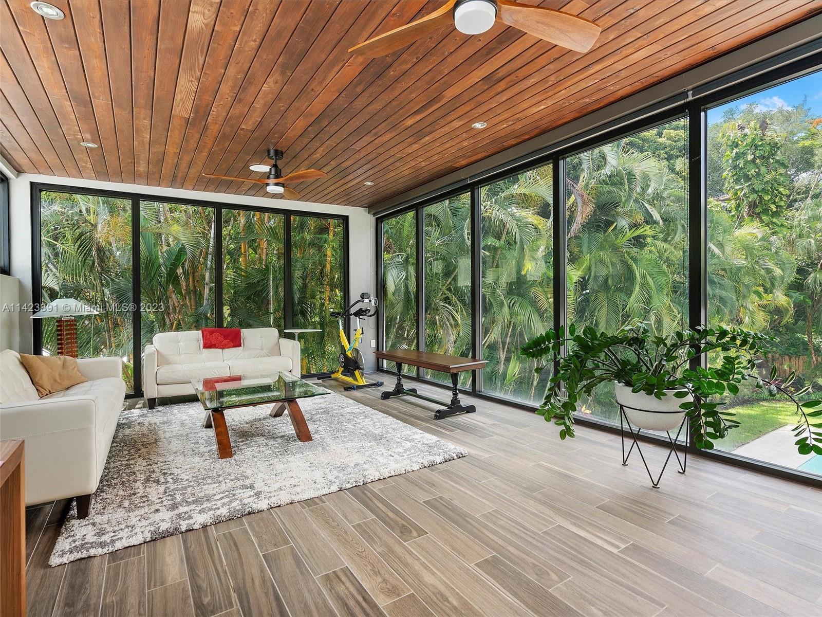 BISCAYNE PARK ESTATES - Residential