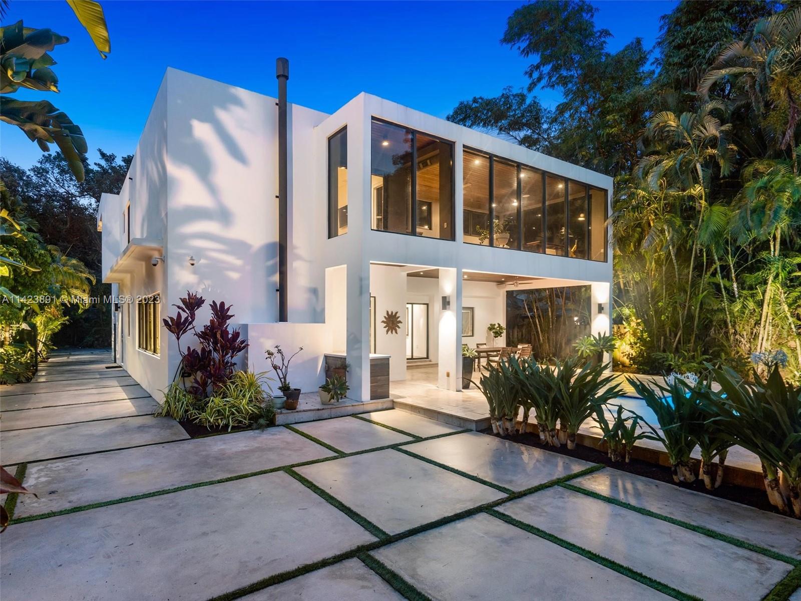 BISCAYNE PARK ESTATES - Residential