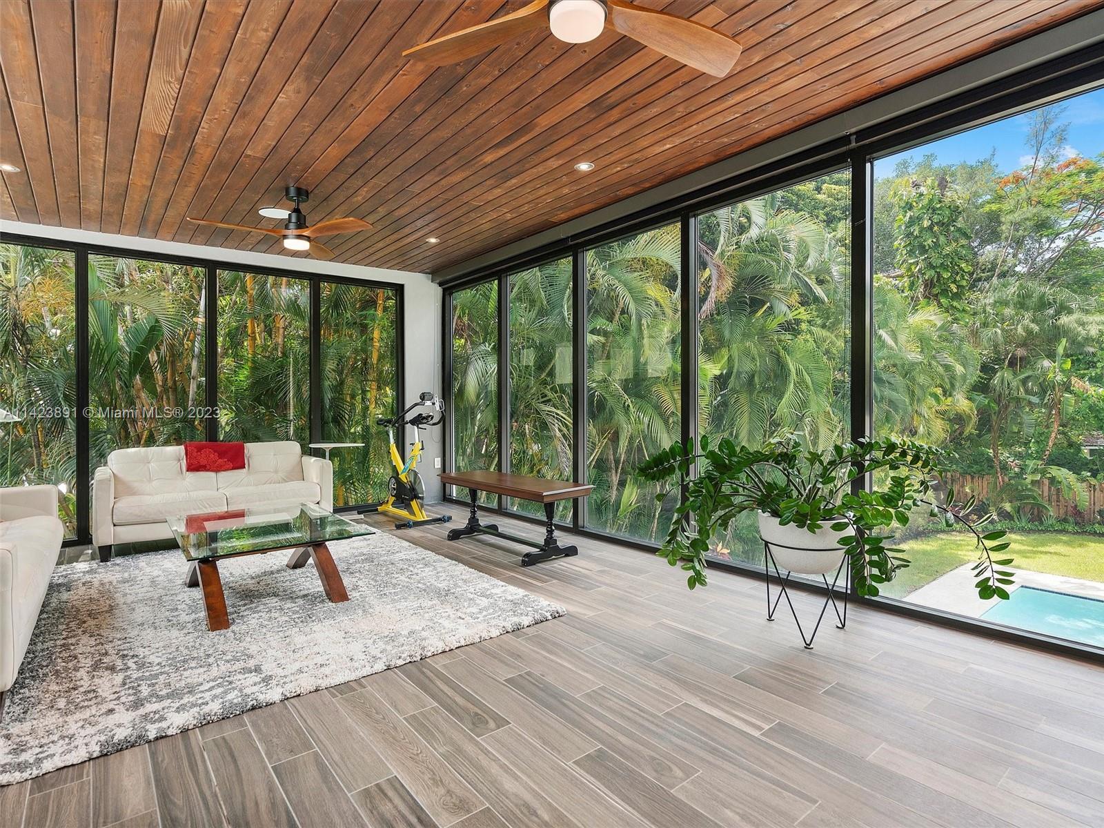 BISCAYNE PARK ESTATES - Residential