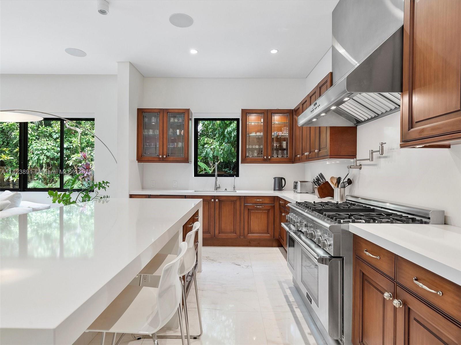 BISCAYNE PARK ESTATES - Residential