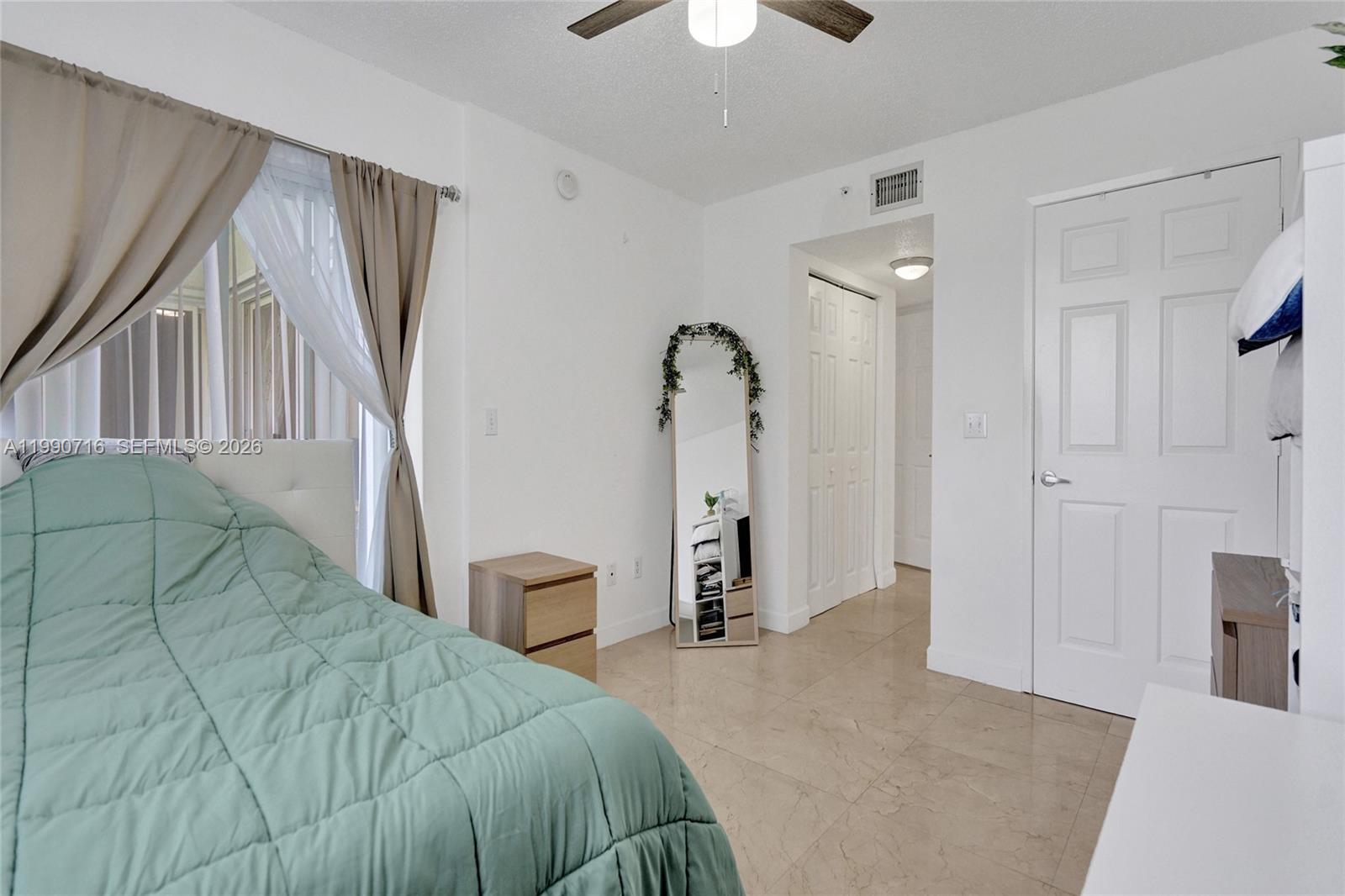 ROYAL GRAND CONDO - Residential