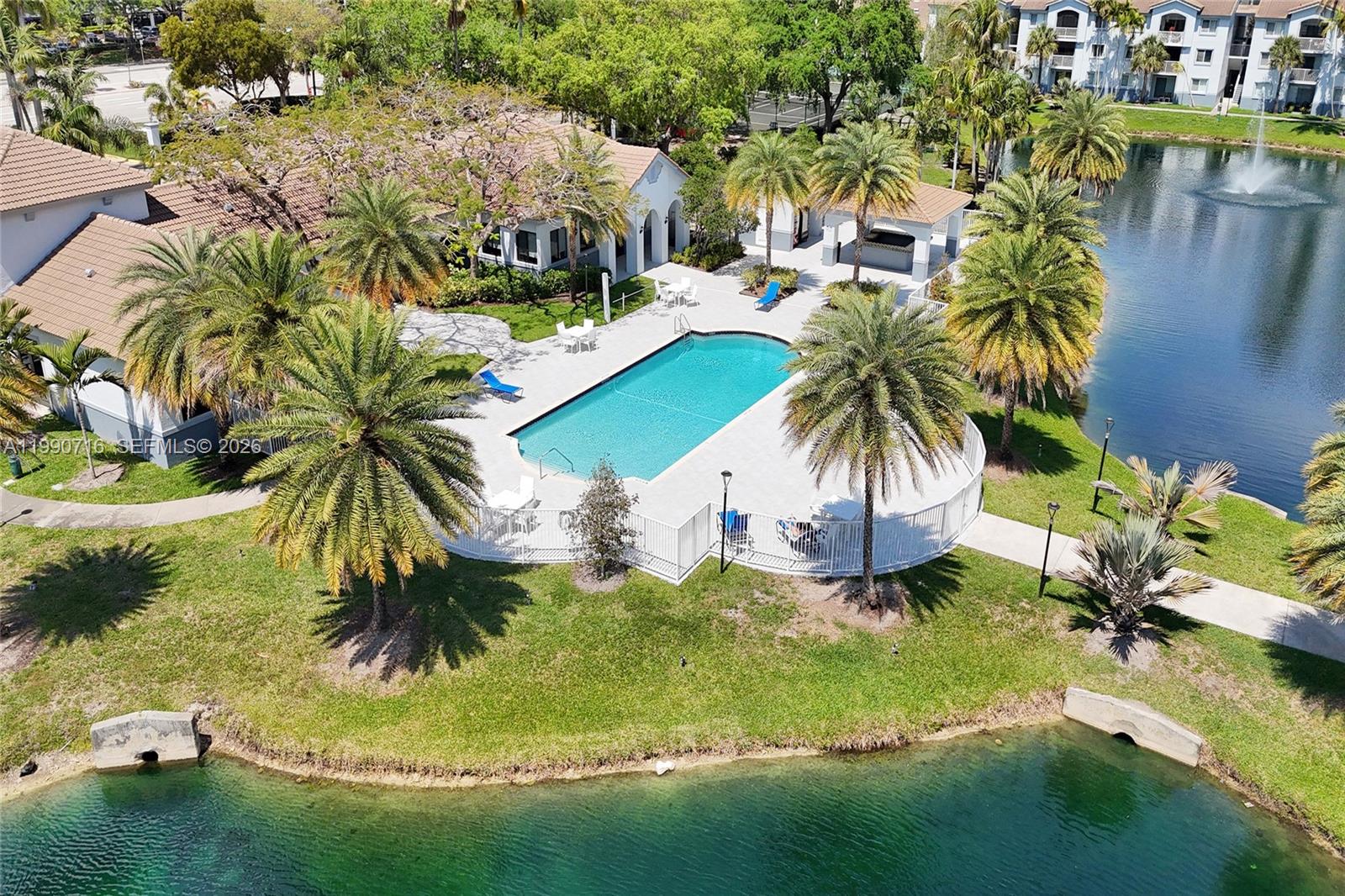 ROYAL GRAND CONDO - Residential