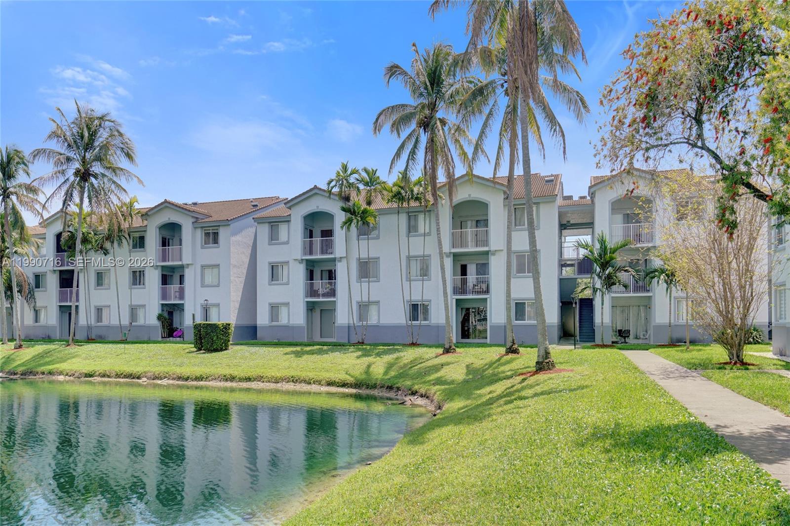 ROYAL GRAND CONDO - Residential