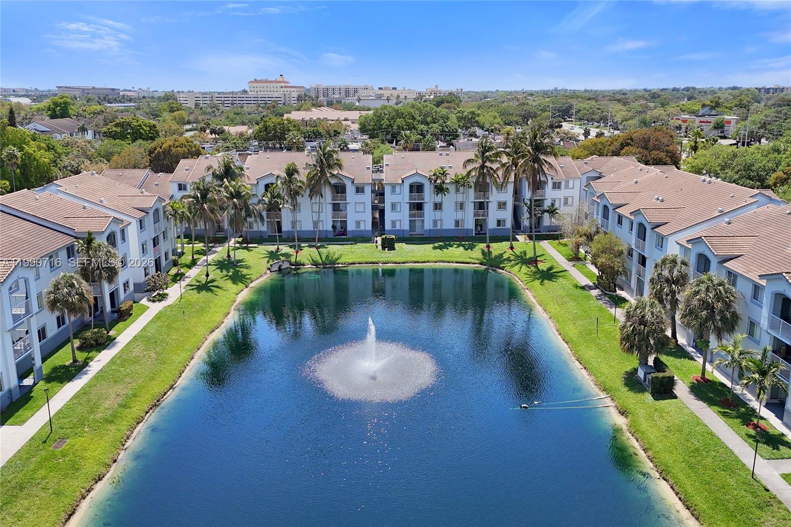 ROYAL GRAND CONDO - Residential