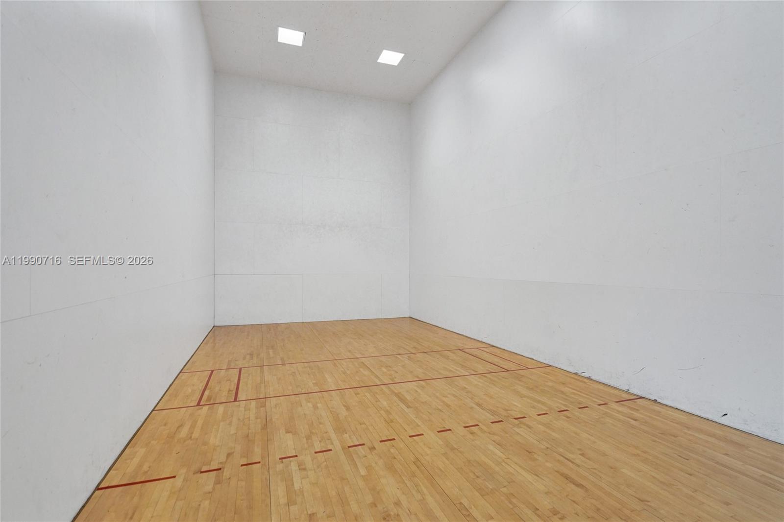 ROYAL GRAND CONDO - Residential