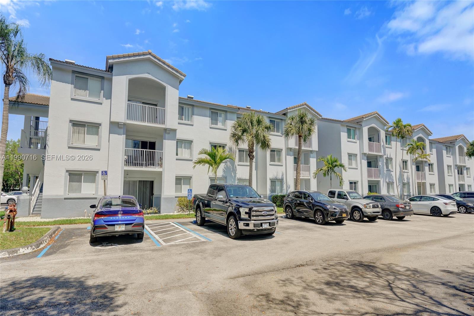 ROYAL GRAND CONDO - Residential