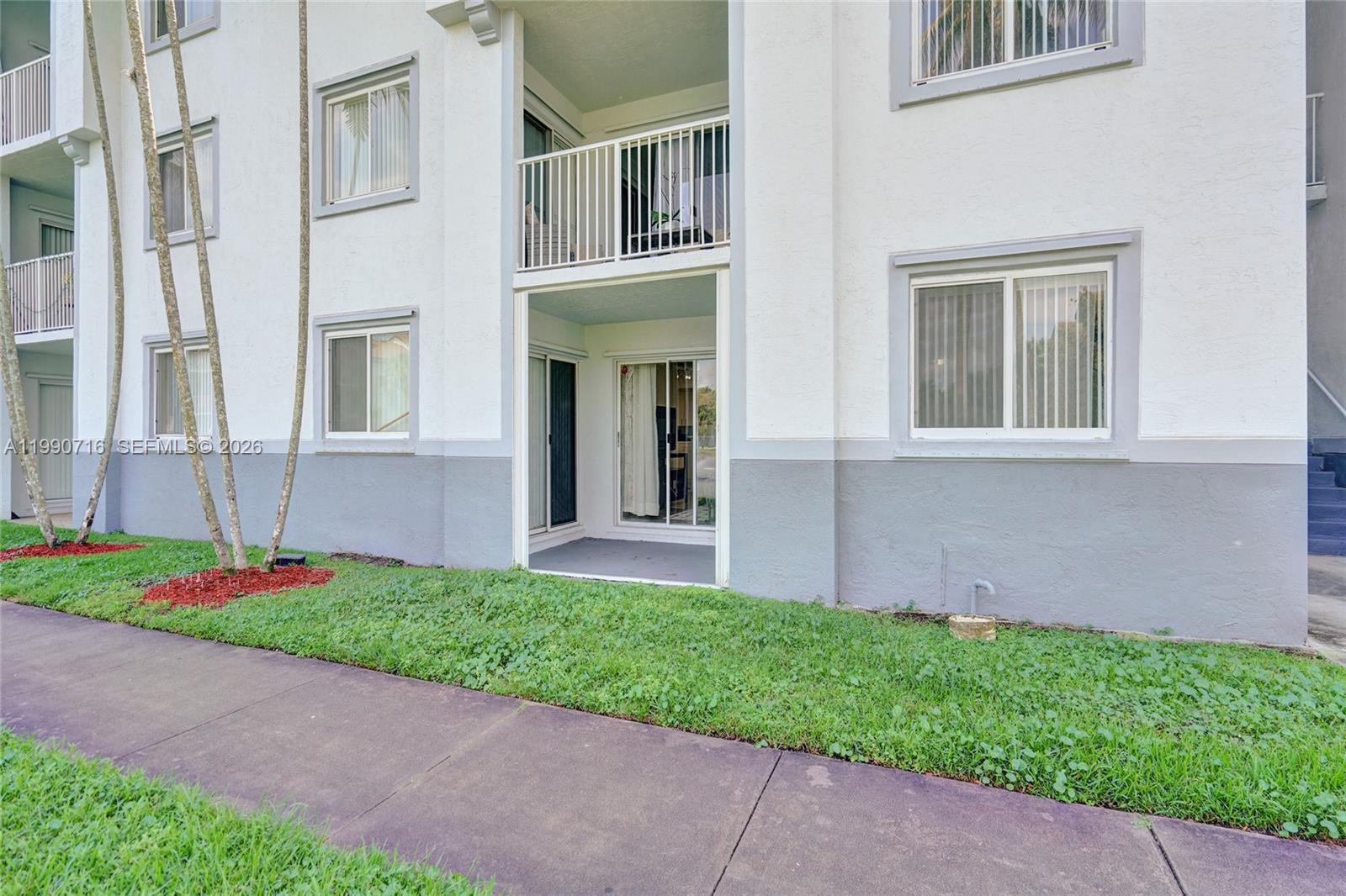 ROYAL GRAND CONDO - Residential