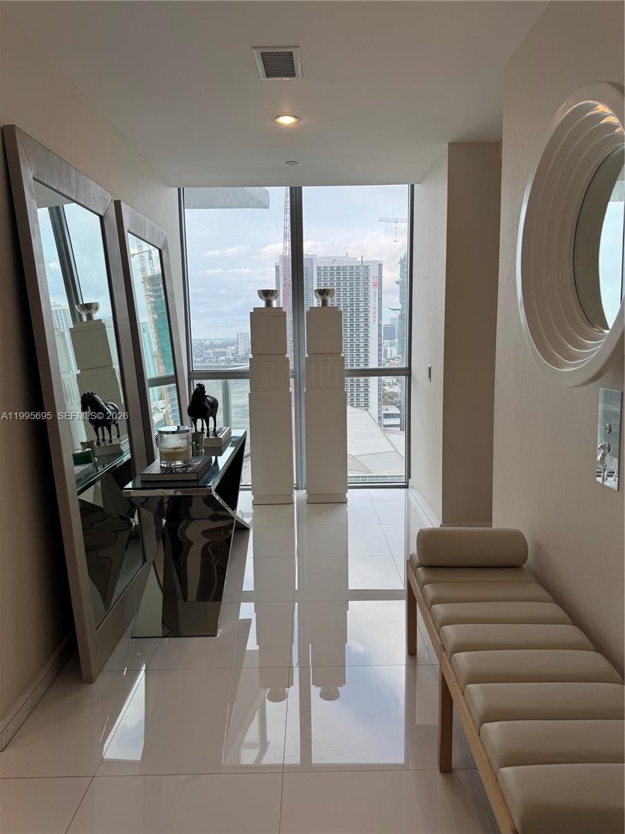 1100 Biscayne Blvd 2605