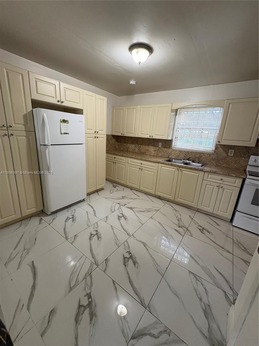 SHON-MOR ESTATES SEC 3 - Residential Lease