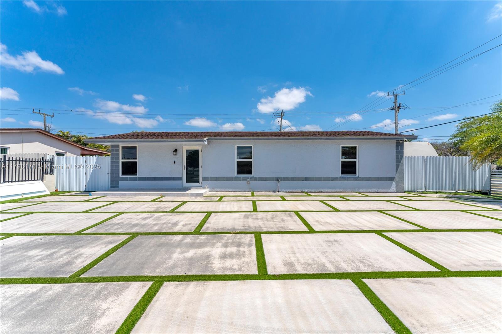 11701 Sw 188th Ter, Miami, Broward County, Florida - 3 Bedrooms  
1 Bathrooms - 