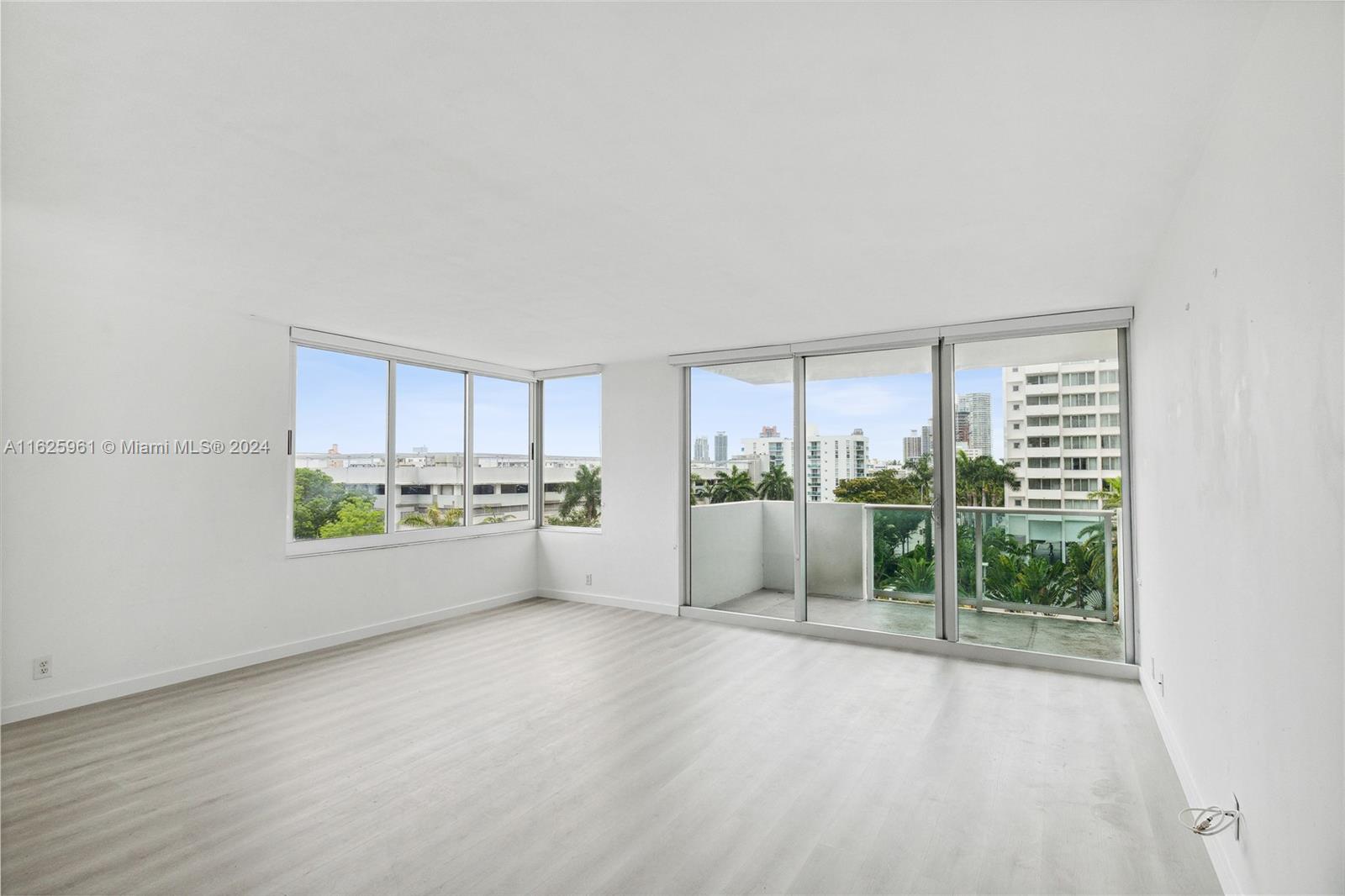 1200 West Ave 515