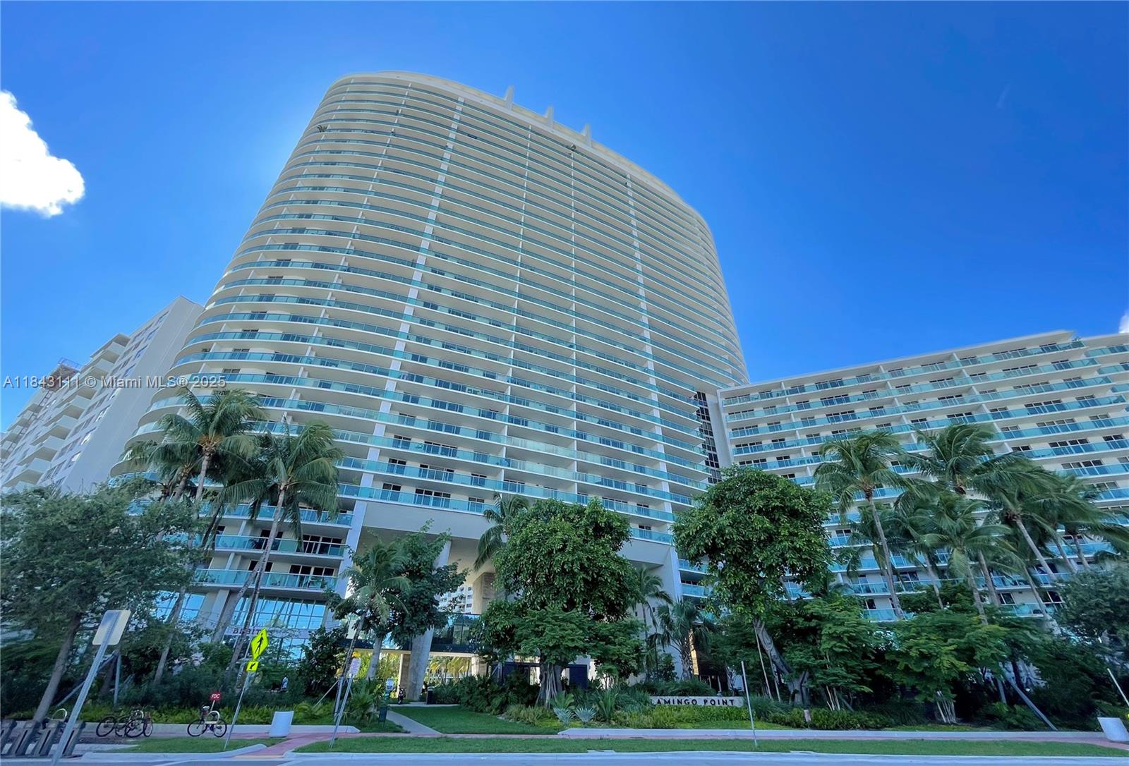 Welcome to this beautifully remodeled 1-bedroom, 1-bathroom unit at the highly sought-after Flamingo Condo. This turnkey residence features wood laminate flooring, an open-concept kitchen, and stylish modern finishes throughout.
Enjoy resort-style living in a full-service building with top-tier amenities, including infinity-edge pools, a spa, jacuzzi, state-of-the-art fitness center with yoga and spinning studios, basketball and beach volleyball courts, pet area, on-site coffee shop, and more.
Short-term rentals permitted – up to 12 times per year (minimum 30-day stays).
Please note: This unit does not have a balcony.