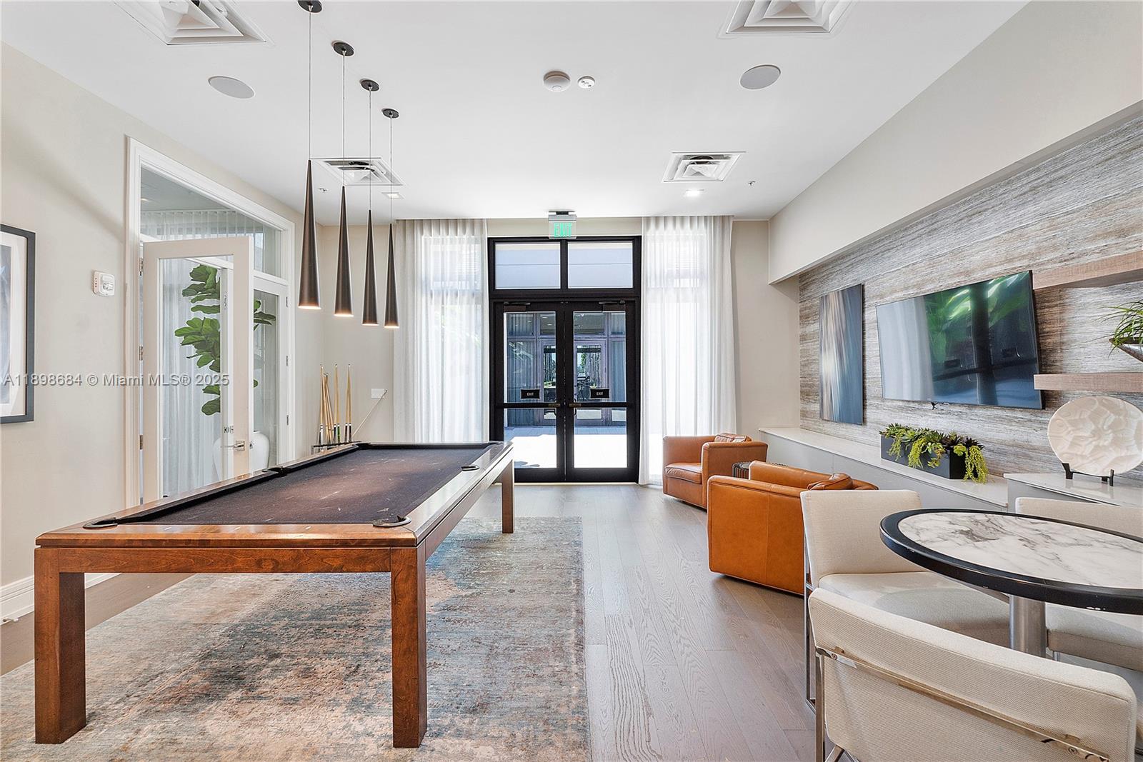 DOWNTOWN DORAL SOUTH PHAS - Residential Lease