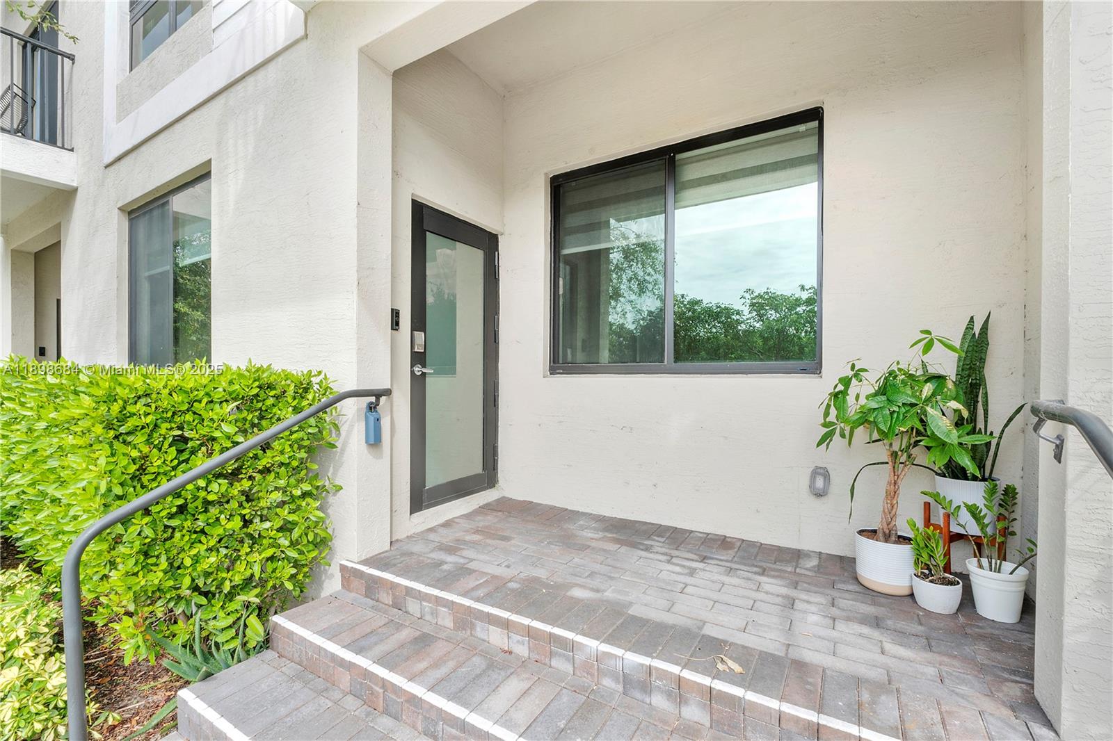 DOWNTOWN DORAL SOUTH PHAS - Residential Lease