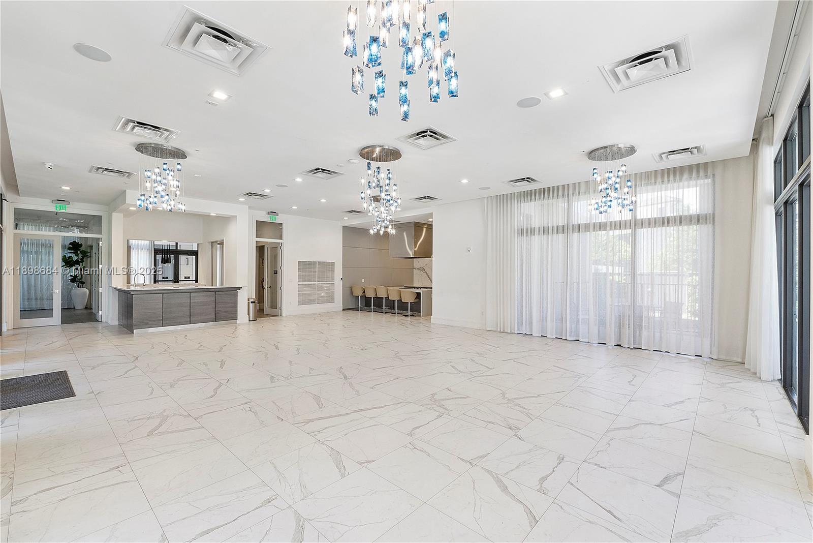 DOWNTOWN DORAL SOUTH PHAS - Residential Lease