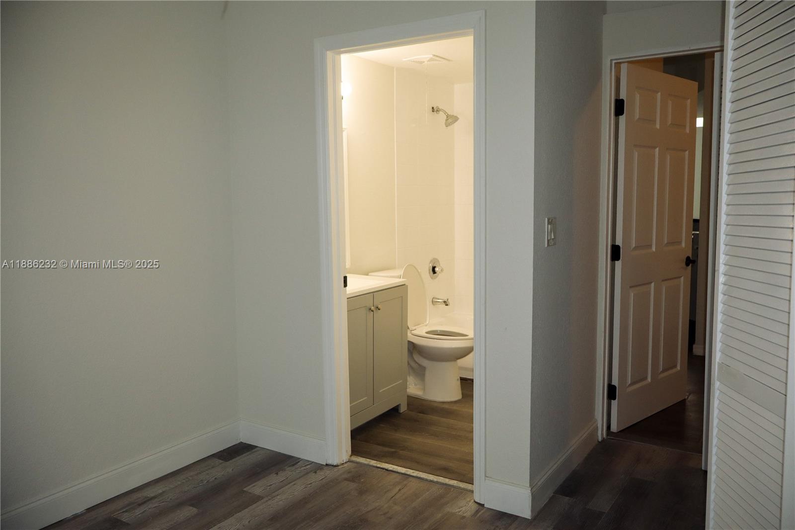VILLAS DE TUSCANY CONDO - Residential Lease
