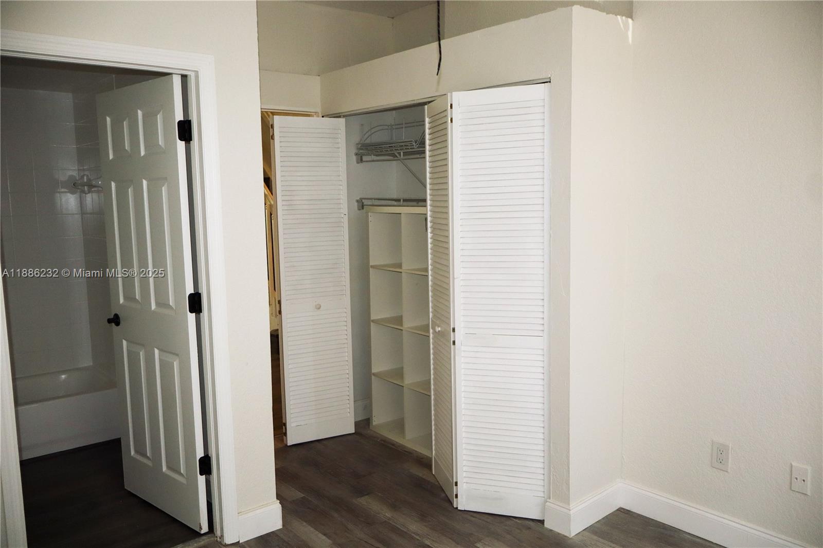 VILLAS DE TUSCANY CONDO - Residential Lease