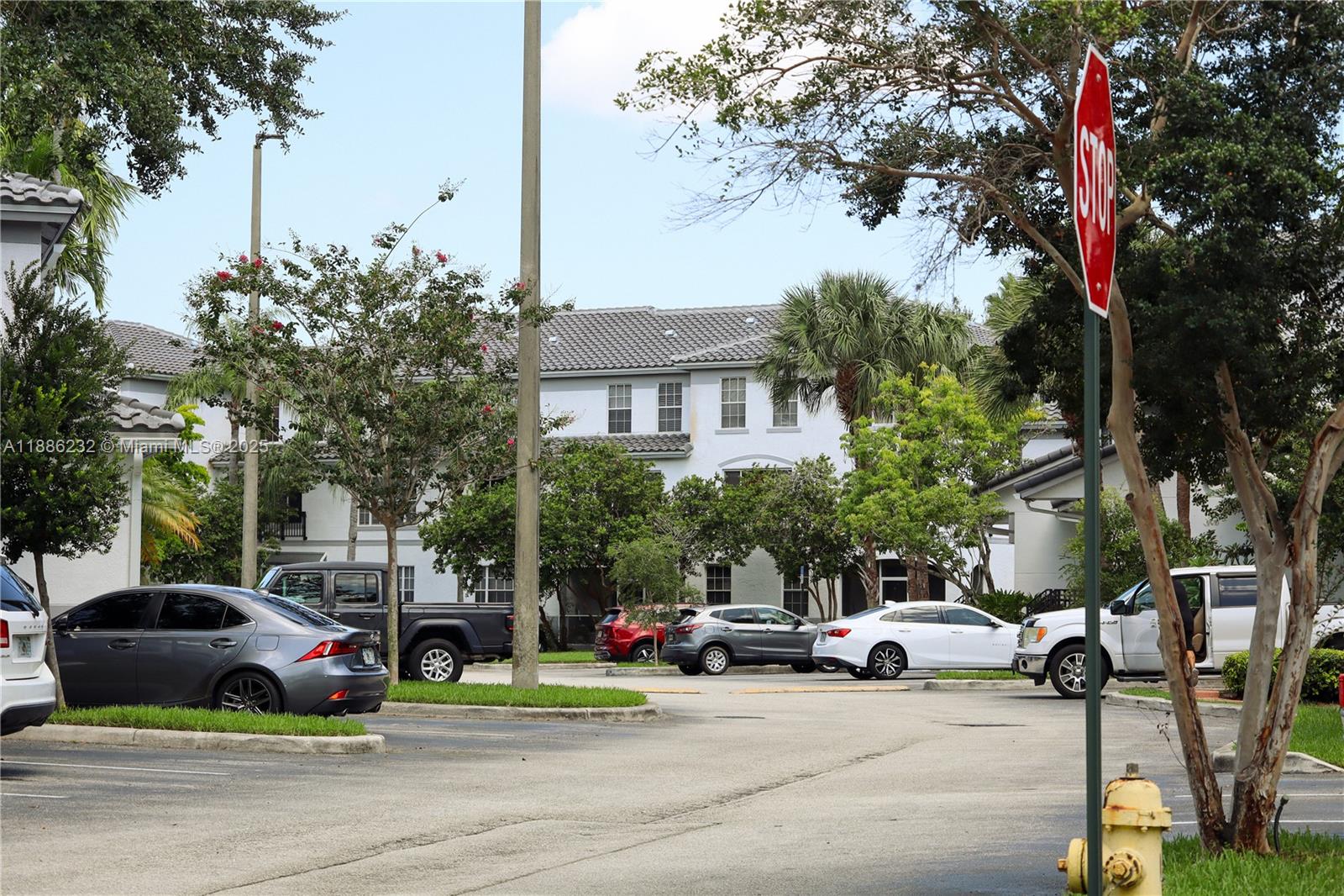 VILLAS DE TUSCANY CONDO - Residential Lease