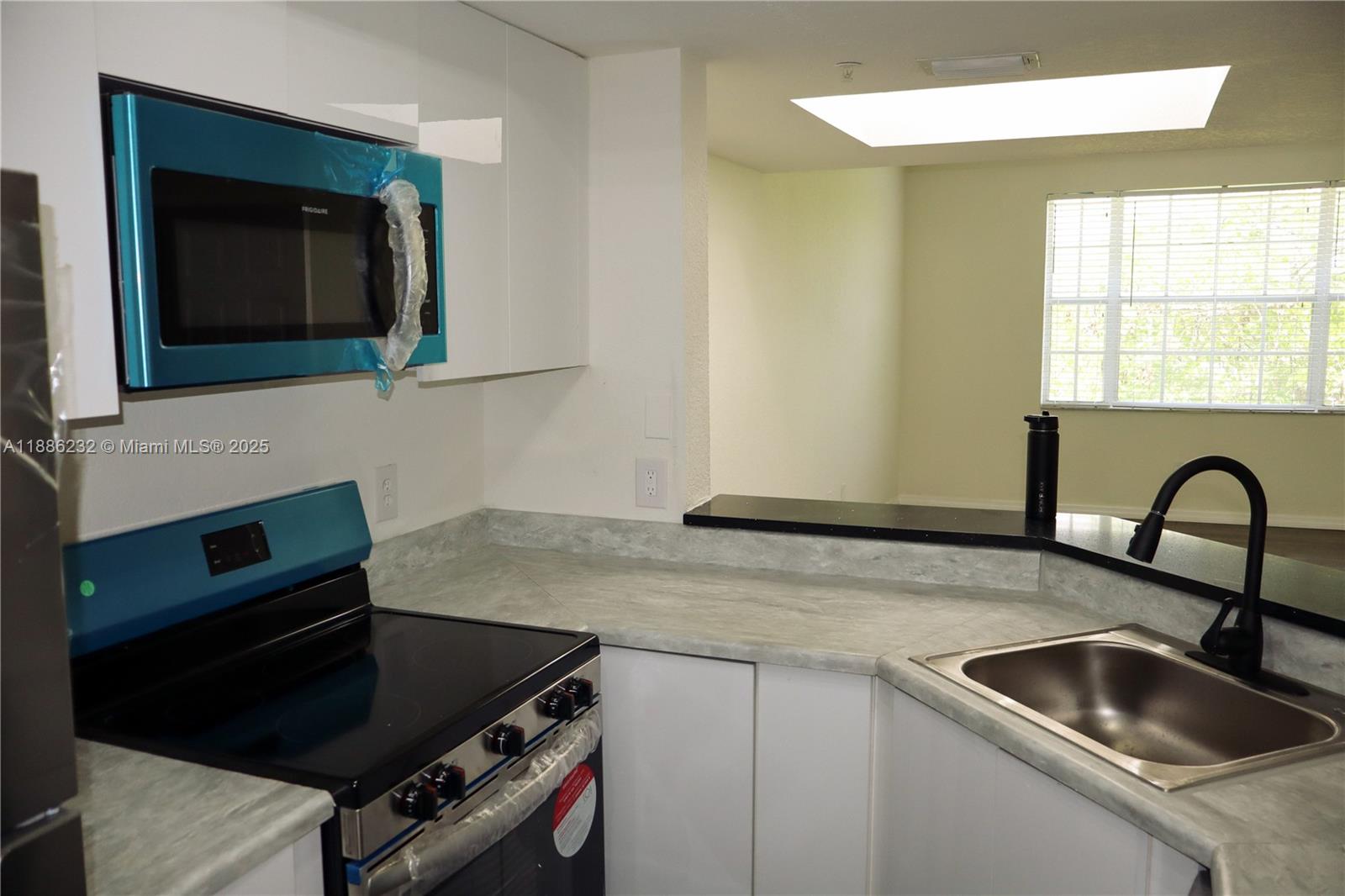 VILLAS DE TUSCANY CONDO - Residential Lease