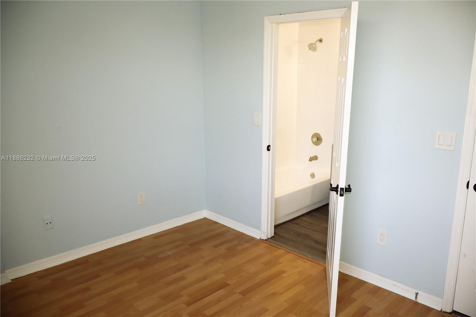 VILLAS DE TUSCANY CONDO - Residential Lease