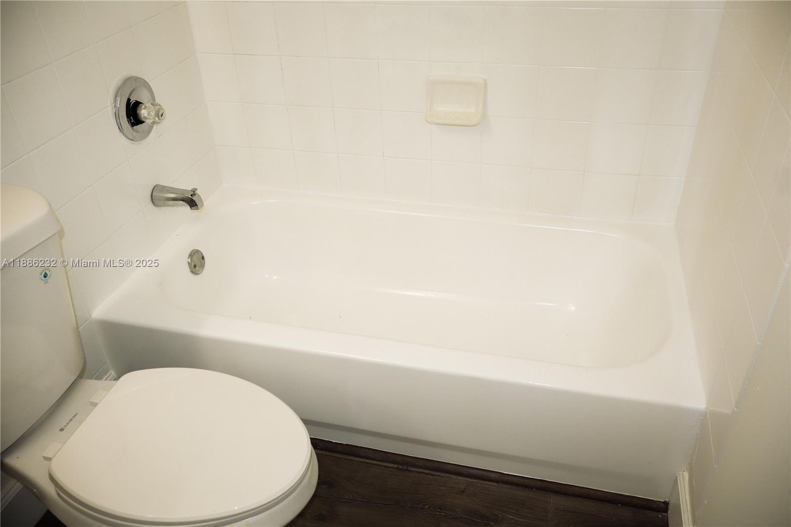 VILLAS DE TUSCANY CONDO - Residential Lease