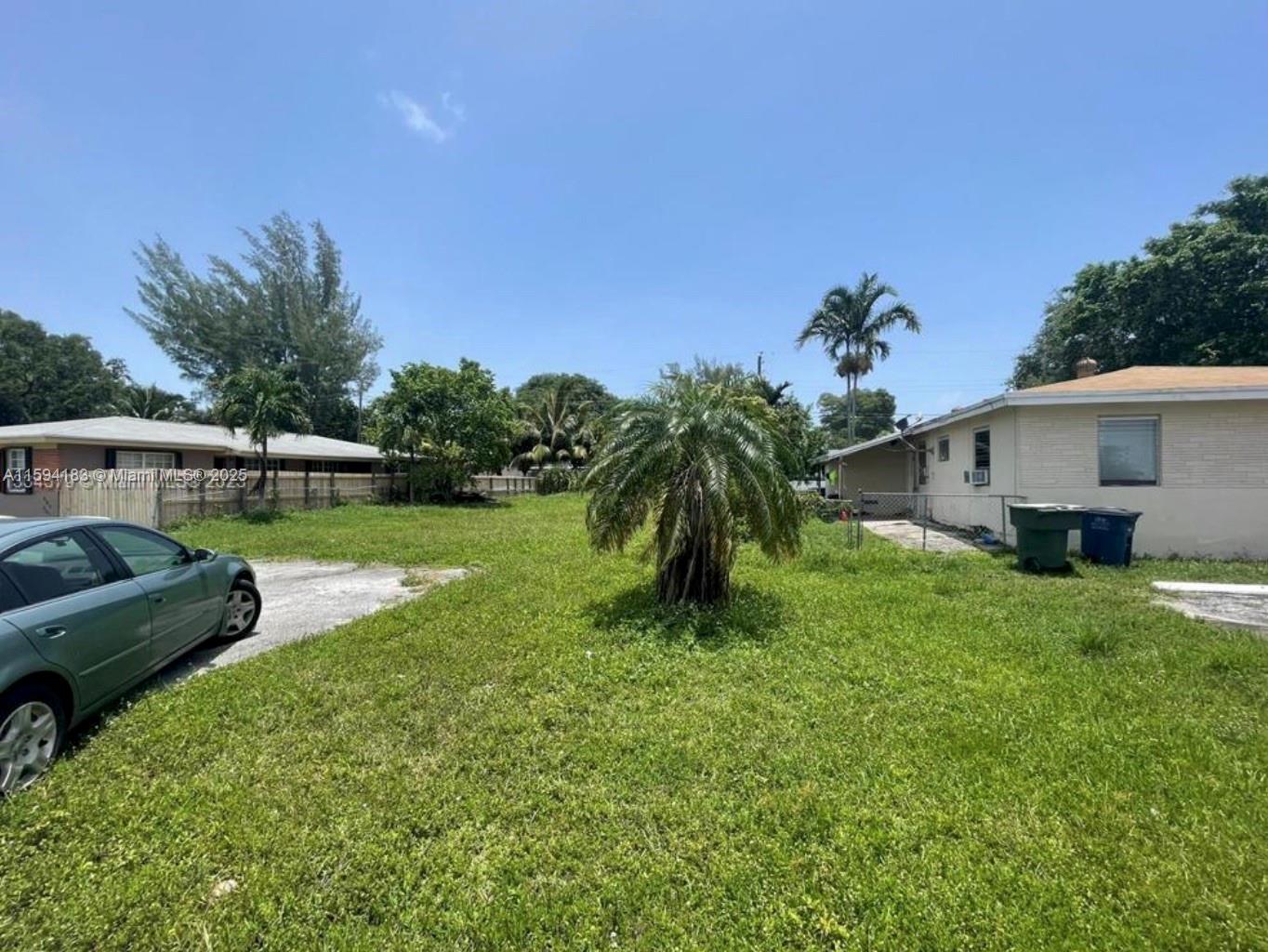 HALLANDALE GARDEN PARK - Land