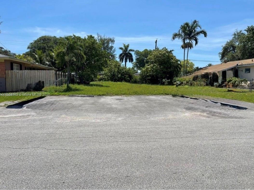 HALLANDALE GARDEN PARK - Land