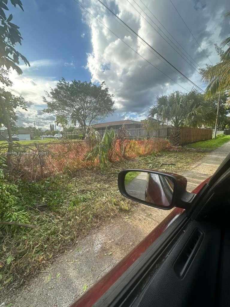 HALLANDALE GARDEN PARK - Land