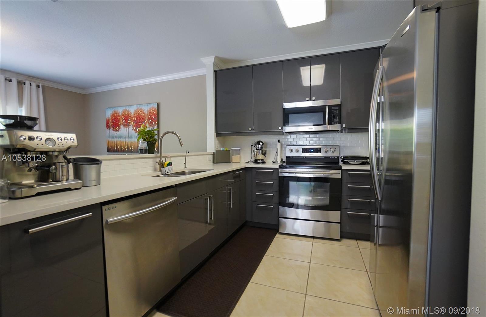 EMERALD LAKES - Residential