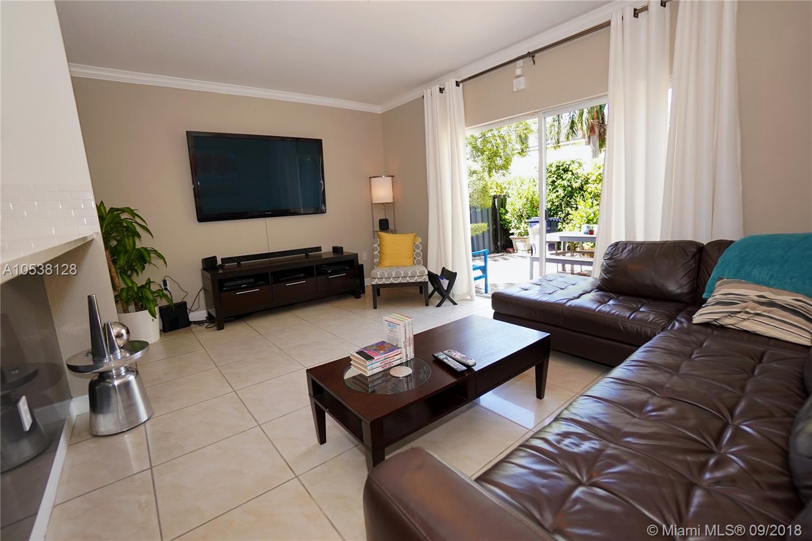 EMERALD LAKES - Residential